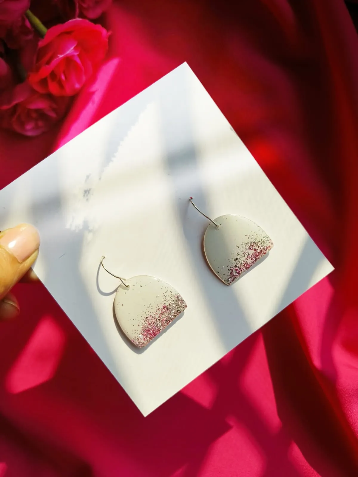 Resin solid hoop earrings - Image 2 in Mumbai